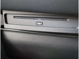 メーカーオプションでCD・DVDも装備しています!