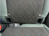 ◆ISOFIX◆シートベルトいらずでチャイルドシートと固定金具を連結するだけでガッチリ固定できます。