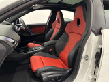 スポーツシートはサポートも良く長時間運転しても疲れません。