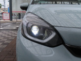 LEDヘッドライト搭載でしっかり明るく照らしてくれるので、夜間走行や不慣れな道でも安心です。
