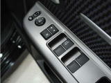 ◆パワーウィンドウスイッチ◆運転席から全席の窓の開閉操作を行うことが出来いつでも換気ができます!