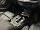 8速ステップトロニック付AT I-driveコントローラーでモニター部分を操作します。直感的に使用することが可能です。