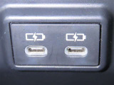 充電用USB端子を装備しております。