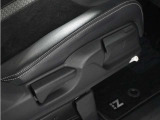 ◆シートハイトアジャスター◆運転席を上下に高さ調節ができます!運転ポジションを体格に合わせてシート調整できます。