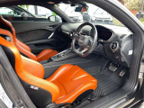 BraumRacingセミバケ アメリカ本国メーカー 座面の張り出し部分が少ない為乗り降りしやすい※純正シート有