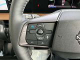 「日産プロパイロット」 高速道路の単調な渋滞走行と長時間の巡航走行で、アクセル、ブレーキ、ハンドルの操作をクルマがアシスト。快適な高速ドライブが楽しめます。