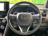 【純正革巻きステアリング】上質な革を使用することで、手にしっかり馴染みとても運転しやすいハンドルです♪