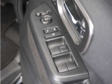 ◆パワーウィンドウスイッチ◆運転席から全席の窓の開閉操作を行うことが出来いつでも換気ができます!