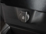◆アクセサリーソケット◆ドラレコの電源やスマートフォンの充電等に使用できる便利な電源ソケット!使いやすい場所に装備されています。