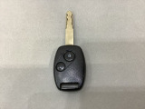 キーレスエントリー付きです。ドアの開け閉めの際に、ボタン操作でキーの差し込み不要です。