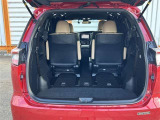 サードシートを格納すると、荷物が積めます。