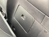 助手席側にも、同じものが有ります。