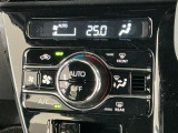 【オートエアコン】AUTOボタンを押してお好みの温度を設定!快適な室温でドライブをお楽しみいただけます♪