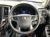 【純正革巻きステアリング】上質な革を使用することで、手にしっかり馴染みとても運転しやすいハンドルです♪