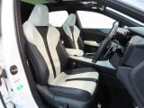 パワーシート搭載。微妙な調整が手軽にでき、ピッタリのポジションで運転することが可能です。