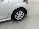 装着タイヤサイズは、175/70R14です。