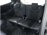 サードシートは便利な5:5分割可倒式シートです。収納と乗車人数のバランスに優れています♪荷物の大きさに応じたラゲージスペースをフレキシブルに作り出せるので、シーンに応じた使い方ができます♪