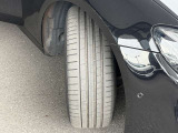 タイヤの溝もチェックポイント。現車確認時にあわせてご確認ください。