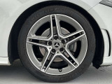 ■純正18inアルミホイール/MBロゴ入ブレーキキャリパー/輸入車専門・国産車専門・バイク専門メカニックも在中しておりますので、整備だけでも依頼したいというお客様へのニーズもお答えいたします!