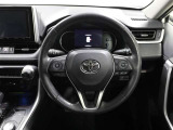 各操作スイッチなどもハンドルから手を放すことなく操作可能で安全運転に支援いたします!