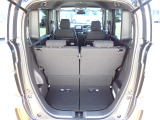 ◆定員乗車時のカーゴルームです。普段のお買い物の荷物やたくさんの収納が可能です。