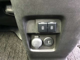 各種スイッチ類はこちらにレイアウトしています。