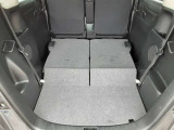 後席を倒すと荷室が広くなります!使い勝手の良い一台です★