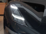 LEDヘッドランプは、従来のハロゲンヘッドランプやディスチャージヘッドランプに比べて、少ないエネルギー消費ではるかに明るい光を提供します。