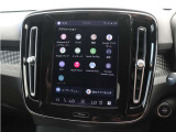 Google搭載のボルボなら、車内にいながら多彩なデジタルライフをお楽しみいただけます。Google Playから必要なアプリをダウンロードして、有意義な移動時間を楽しみましょう。