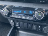 【オートエアコン】 車内快適♪ご希望の温度に設定すれば風向きや風量を自動で調整してくれますよ!