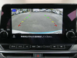 ギアを『R』に入れた後、カメラボタンを2回押すと、ナビ画面に後方の映像を映してくれるので、駐車がし易くなります。
