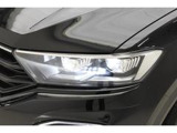 LEDヘッドライトを装備。LEDは、少ない電力で強い光を出せます。LEDヘッドライトを装備。LEDは、少ない電力で強い光を出せます。