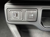 USBポートから外部オーディオ機器に接続しドライブが可能です。