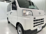 明るいライトが夜道を明るく照らしてくれます。 運転する上で、道路状況をいかに早く認識できるか重要なポイントです。 白色光が暗い道も明るく照らしてくれますよ。