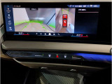 【バックモニター】&rdquo;R&rdquo;レンジにシフトチェンジして頂くとバックカメラとセンサーが起動し駐停車時の運転をサポートします。