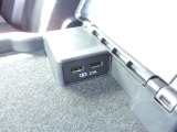 後席用USB