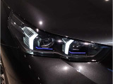 エンジェルアイ、イカリングと呼ばれるBMWのライトの正式名称は「コロナリング」です。一目でBMWとわかる伝統のデザインです。
