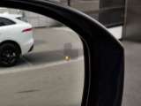 【ブラインドスポットモニター】車外にいる車をいち早く検知し、ドライバ―に知らせるシステムです。