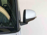 便利な電動格納ミラー付きです