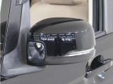 ◆ドアミラーウインカー◆ドアミラーにウインカーを装備しています。対向車に自身の進行方向を合図し安全に運転できます。