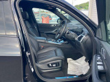 シート調整は稼働範囲が広いのでぴったりの運転ポジションに設定できます