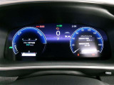 運転席のメータパネル類は常に視界に入る場所ですので、大事なチェックポイントです。ぜひ実際にご乗車ください。