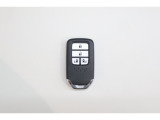 スマートキーはカバンの中やポケットに携帯するだけでドアロックの開閉・エンジンスタートが可能です!