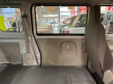 軽の看板が目印です!届出済 未使用車をお探しの方はこちらの看板を目印にお越しください。※似たような看板のお店がございますのでお間違えのないようご注意ください。