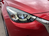 LEDヘッドライト装備!明るい白色光で夜間走行時の高い視認性を確保し、LEDならではの省電力化で低燃費にも貢献しています。