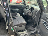 【ゆったりと運転してください】足元空間も広く、スムーズに乗り降りもいただけます♪