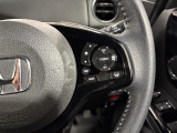 Hondaセンシングの機能のひとつ、アダプティブクルーズコントロール付!アクセルから足を離しても設定したスピードと前車との車間を保ち走行してくれます!車線維持もアシスト☆高速道路で疲労軽減ですね☆