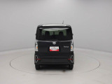愛知ダイハツのお店では、ダイハツ車を知り尽くしたプロフェッショナルなサービススタッフが、専用の診断機器を使って各システムを点検しております。
