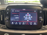 スマートフォン連携がスムーズで、ナビ・音楽・通話操作も快適。画面の反応も良好で、視認性の高いモニターを備えています。