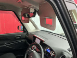 運転席及び助手席サンバイザーにはバニティミラーを装備☆